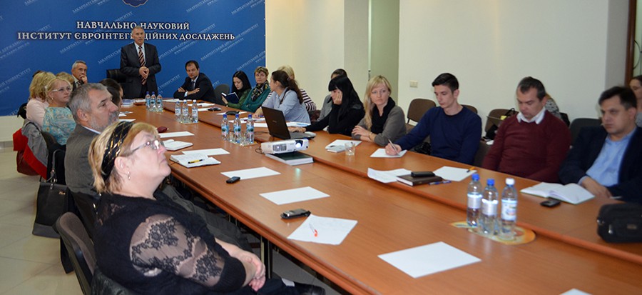 Науковці УжНУ роз’яснювали зміст проекту Угоди про асоціацію з ЄС закарпатським держслужбовцям Українські євросподівання: науковці УжНУ роз’яснювали зміст проекту Угоди про асоціацію з ЄС закарпатським держслужбовцям