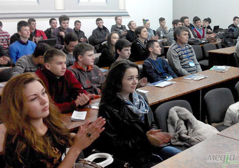 В УжНУ стартував Всеукраїнський турнір юних інформатиків