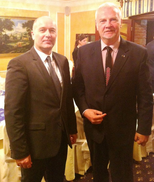 Професор Ігор Тодоров та Надзвичайний і Повноважний Посол Словацької Республіки в Україні Юрає Сівачеко Професор кафедри країнознавства Ігор Тодоров взяв участь в зустрічі з Надзвичайним і Повноважним Послом Словацької Республіки