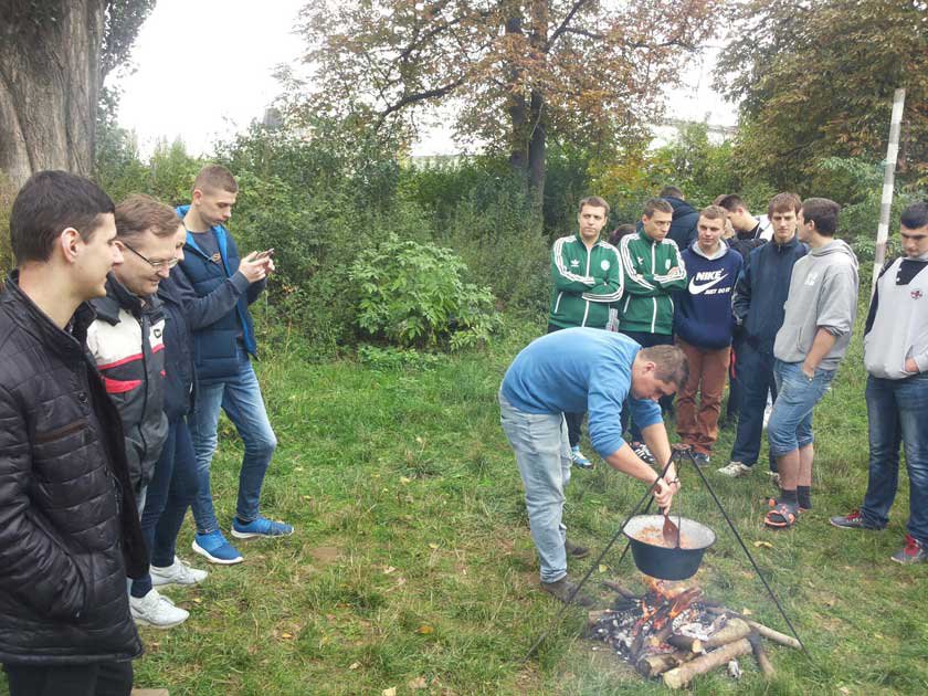 Медичний факультет долучився до університетського суботника Медичний факультет долучився до університетського суботника