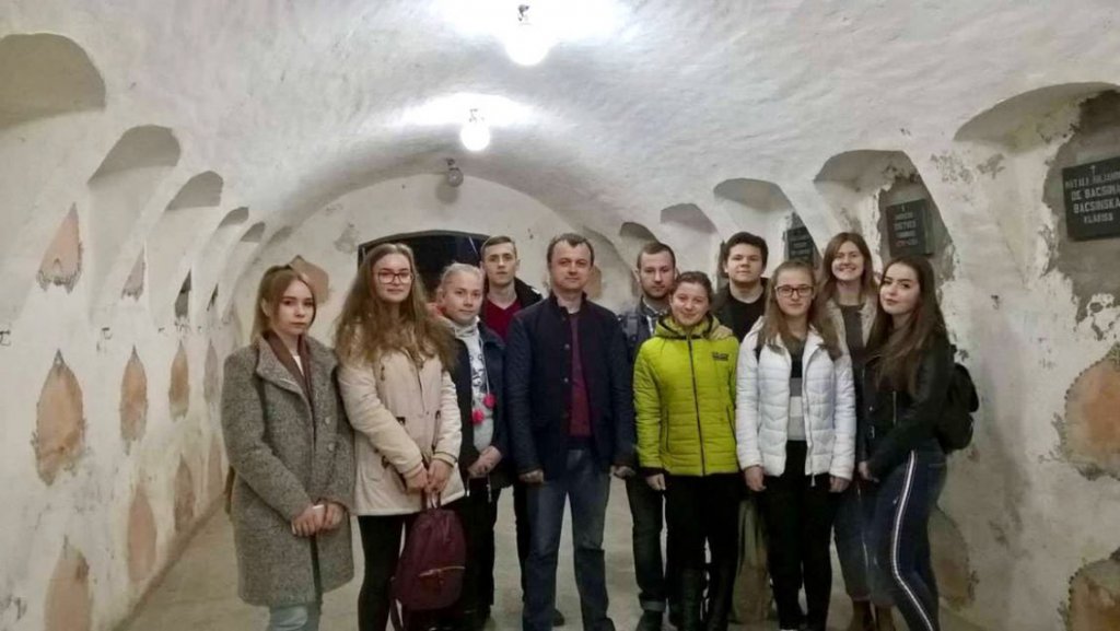 CТУДЕНТИ-ІСТОРИКИ ВІДВІДАЛИ ХРЕСТОВОЗДВИЖЕНСЬКИЙ КАФЕДРАЛЬНИЙ ГРЕКО-КАТОЛИЦЬКИЙ СОБОР УЖГОРОДА CТУДЕНТИ-ІСТОРИКИ ВІДВІДАЛИ ХРЕСТОВОЗДВИЖЕНСЬКИЙ КАФЕДРАЛЬНИЙ ГРЕКО-КАТОЛИЦЬКИЙ СОБОР УЖГОРОДА