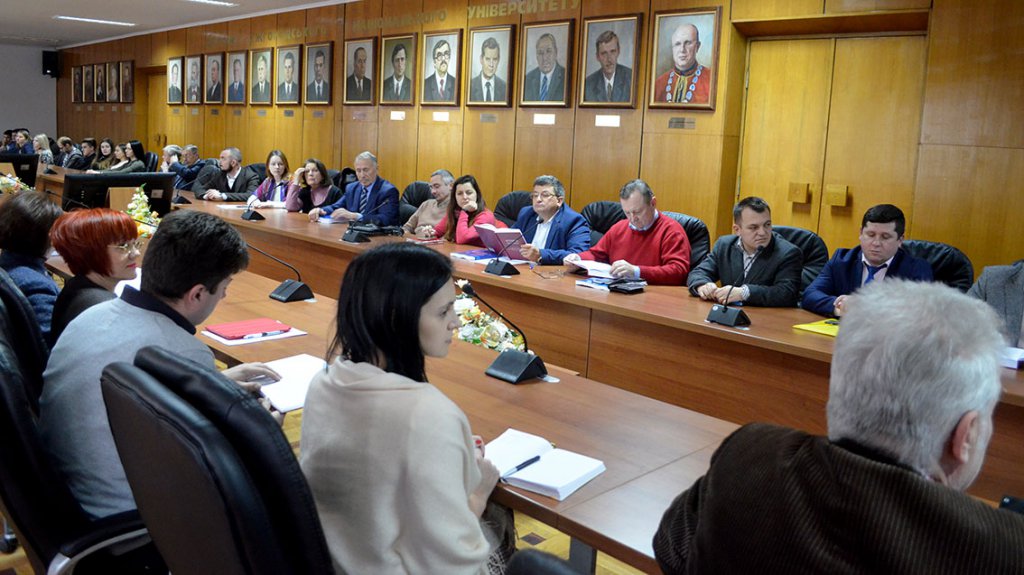 В УЖНУ ПРЕДСТАВИЛИ МОНОГРАФІЮ ЩОДО НОВІТНЬОГО ТРАНСКОРДОННОГО СПІВРОБІТНИЦТВА У КАРПАТСЬКОМУ РЕГІОНІ В УЖНУ ПРЕДСТАВИЛИ МОНОГРАФІЮ ЩОДО НОВІТНЬОГО ТРАНСКОРДОННОГО СПІВРОБІТНИЦТВА У КАРПАТСЬКОМУ РЕГІОНІ