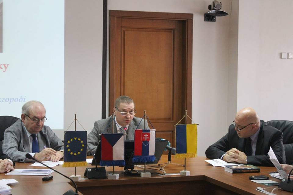 На факультеті історії та міжнародних відносин відбувся науковий круглий стіл «Празька весна» 1968 року і Україна» На факультеті історії та міжнародних відносин відбувся науковий круглий стіл «Празька весна» 1968 року і Україна»