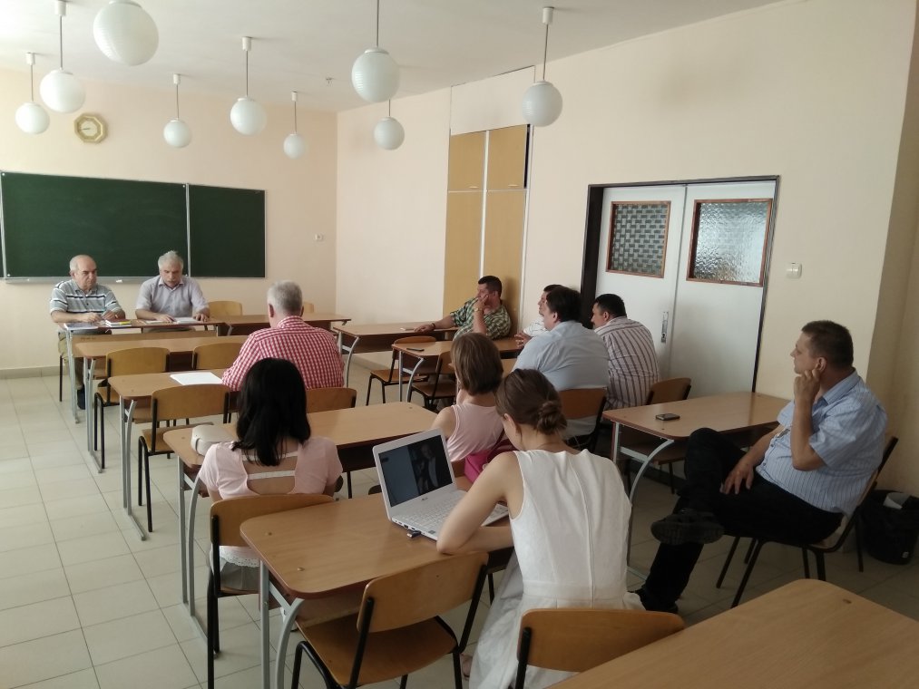 Завідувач кафедри факультету інформаційних технологій презентував на міжфакультетському науковому семінарі монографію з історичної статистики
Завідувач кафедри факультету інформаційних технологій презентував на міжфакультетському науковому семінарі монографію з історичної статистики