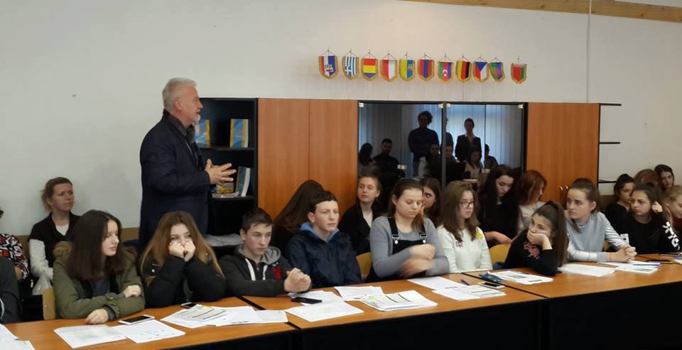 Професор кафедри міжнародних студій та суспільних комунікацій Ігор Тодоров в рамках профорієнтаційної роботи взяв участь у заході-презентації Професор кафедри міжнародних студій та суспільних комунікацій Ігор Тодоров в рамках профорієнтаційної роботи взяв участь у заході-презентації