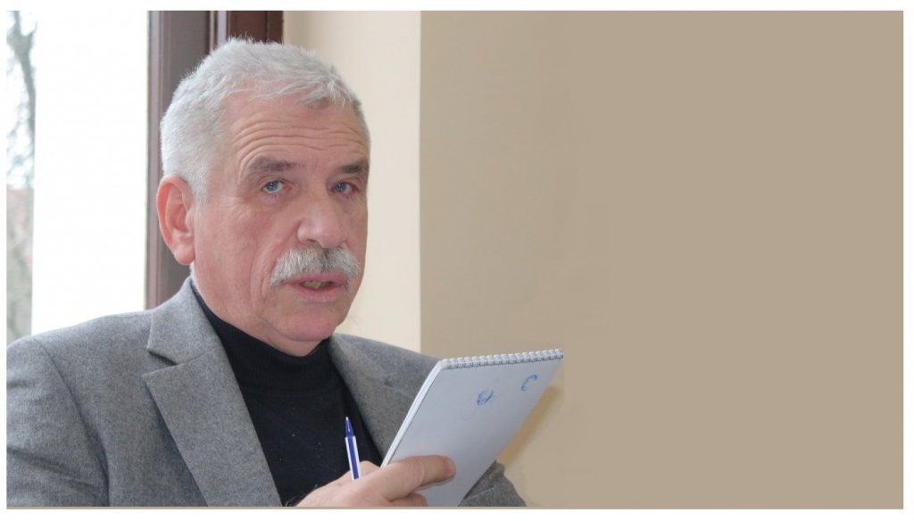 Професор Олександр Лавер: «Вчитися на нашому факультеті, брати участь у світових олімпіадах з програмування не тільки цікаво і престижно, але й корисно» Професор Олександр Лавер: «Вчитися на нашому факультеті цікаво й престижно»