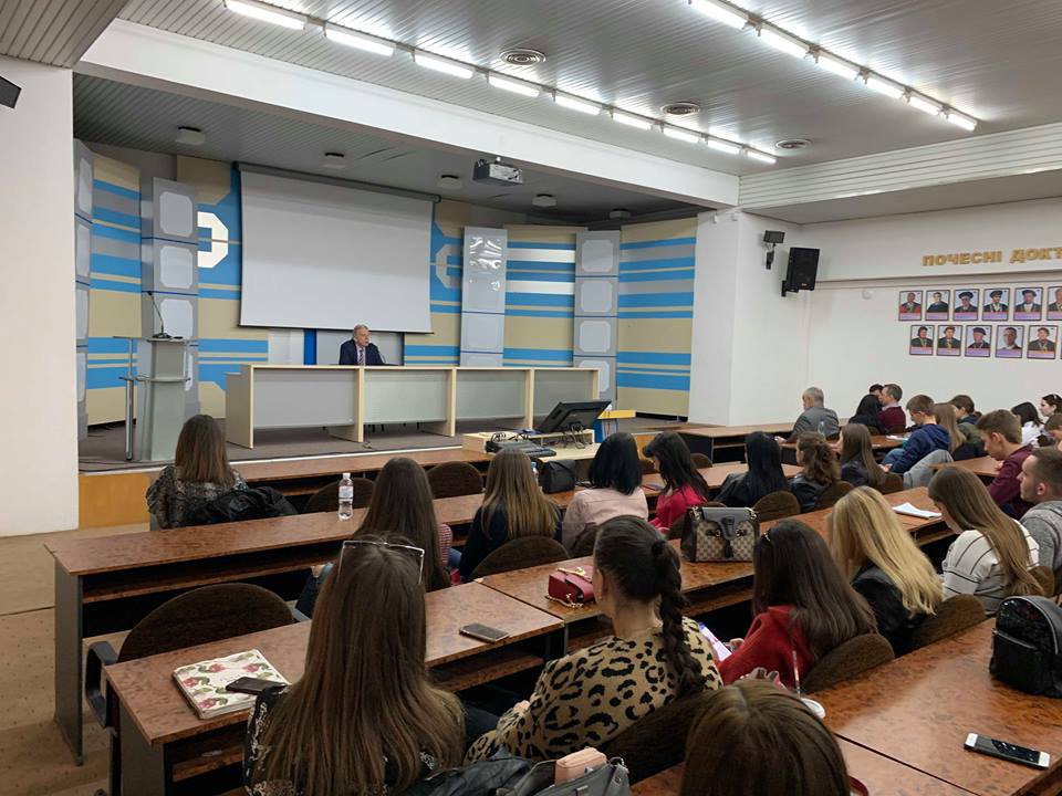 Студенти факультету історії та міжнародних відносин поспілкуватися з послом Бельгії Алексом Ленартсом Студенти факультету історії та міжнародних відносин поспілкуватися з послом Бельгії Алексом Ленартсом