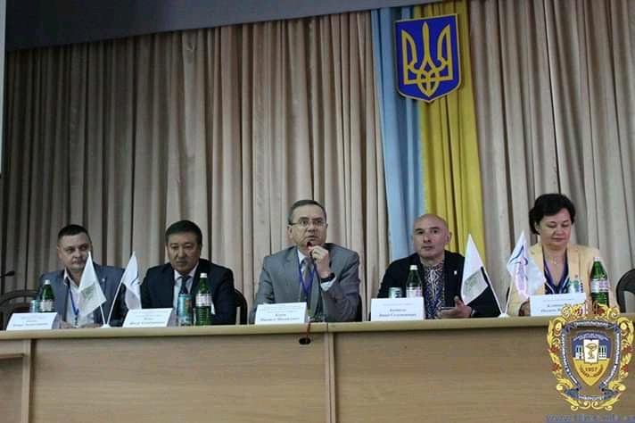 Наукові напрацювання викладачів УжНУ високо оцінили колеги-стоматологи в Тернополі Наукові напрацювання викладачів УжНУ високо оцінили колеги-стоматологи в Тернополі