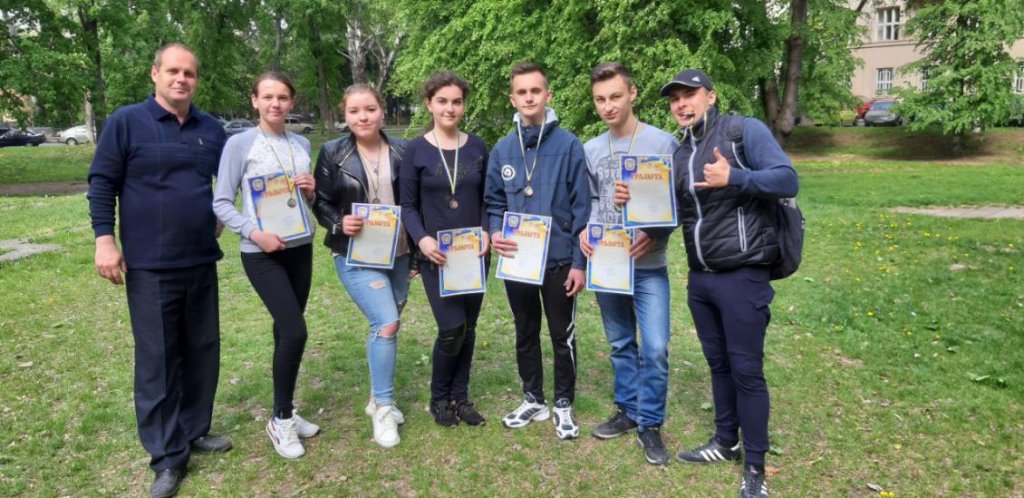 Щасливим студентам – і cтарти веселі Щасливим студентам – і cтарти веселі