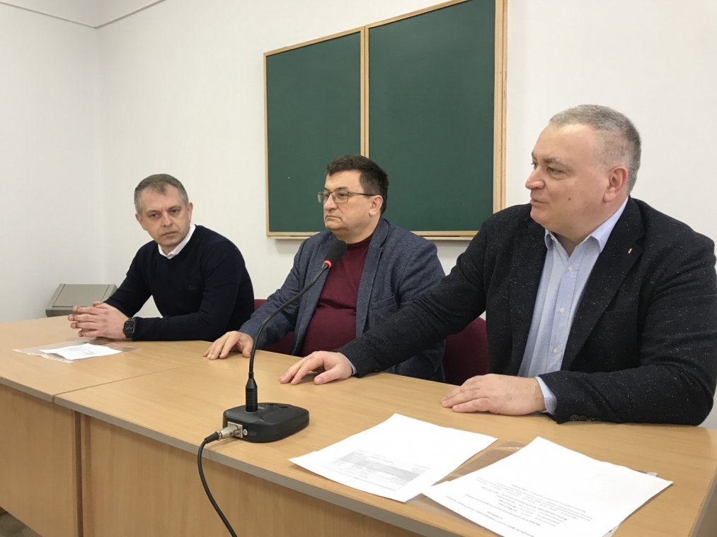Ректор УжНУ В.Смоланка зустрівся з колективом факультету міжнародних економічних відносин
Ректор УжНУ В.Смоланка зустрівся з колективом факультету міжнародних економічних відносин