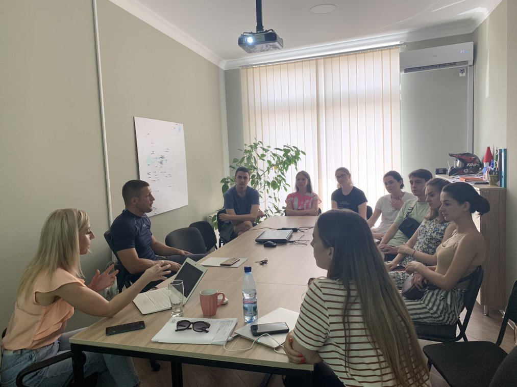 Проект «ProIdea»: працевлаштування та втілення професійних знань і можливостей для менеджерів і маркетологів УжНУ Проект «ProIdea»: працевлаштування та втілення професійних знань і можливостей для менеджерів і маркетологів УжНУ