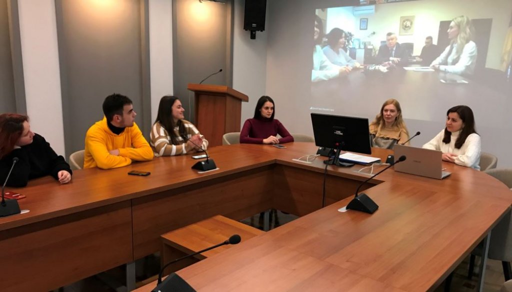 Спільною онлайн-зустріччю завершилася  студентська академічна мобільність між  УжНУ та ДонНУ ім.В.Стуса

