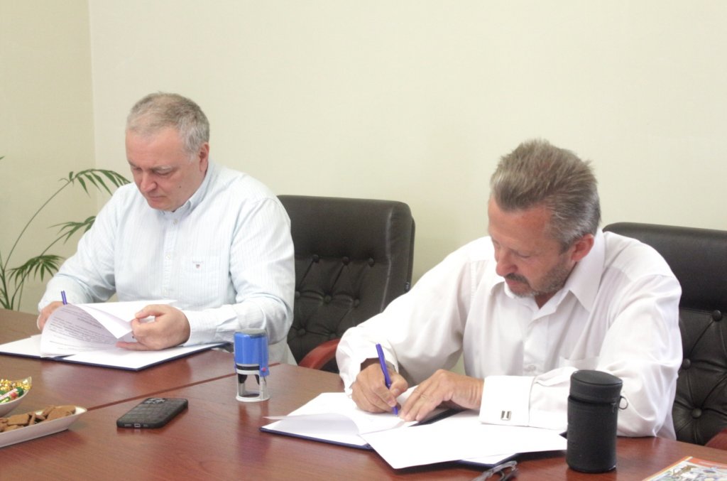 УжНУ та Київський університет права НАН України підписали меморандум про співробітництво


