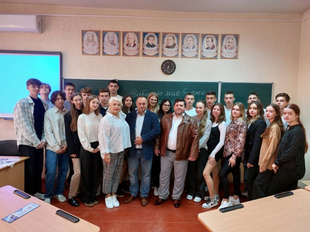 Профорієнтаційну роботу на ФІМВ розпочато! Профорієнтаційну роботу на ФІМВ розпочато!