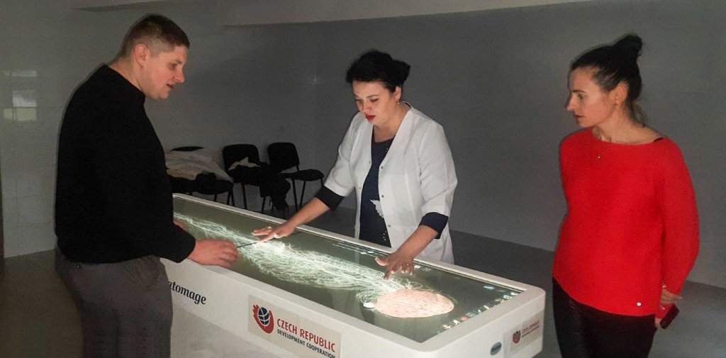 На медичному факультеті УжНУ з’явився анатомічний 3D стіл