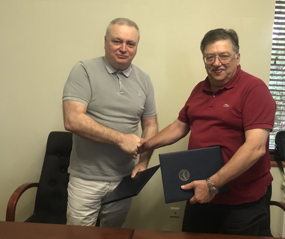 УжНУ та «Південмаш» мають намір розпочати співпрацю УжНУ та «Південмаш» мають намір розпочати співпрацю
