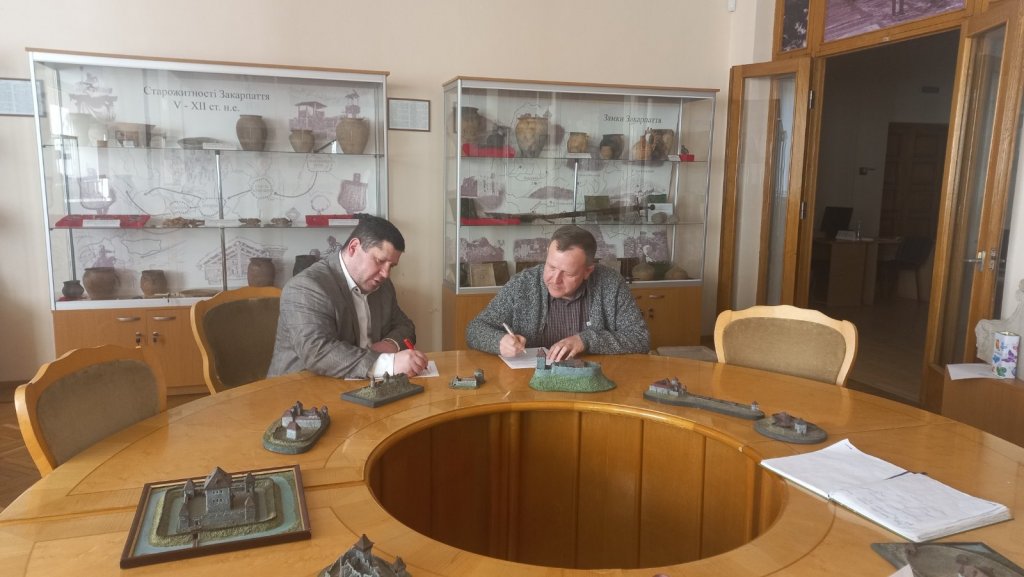 Підписано договір про співпрацю ФІМВ з Хмельницькою гуманітарно-педагогічною академією Підписано договір про співпрацю ФІМВ з Хмельницькою гуманітарно-педагогічною академією