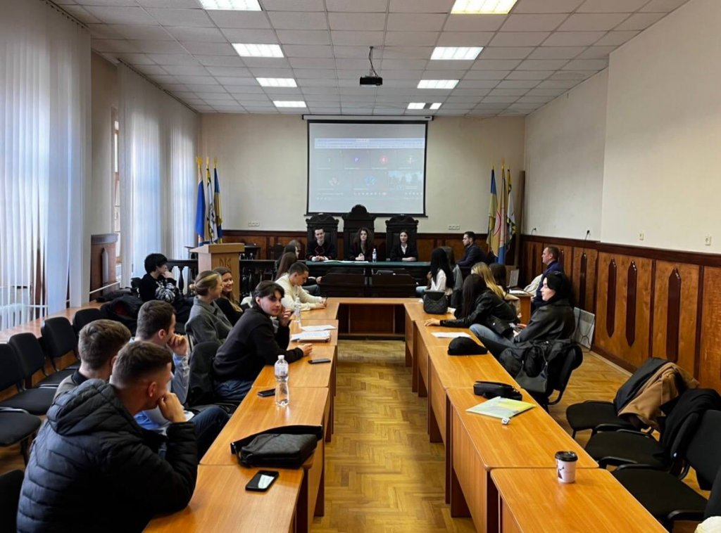 Протягом цього тижня студенти 4 курсу спеціальності «Право» провели три модельних судових засідання Протягом цього тижня студенти 4 курсу спеціальності «Право» провели три модельних судових засідання