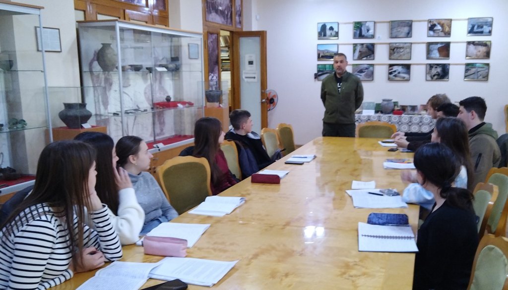 Відомий український археолог провів серію зустрічей зі студентами ФІМВ Відомий український археолог провів серію зустрічей зі студентами ФІМВ