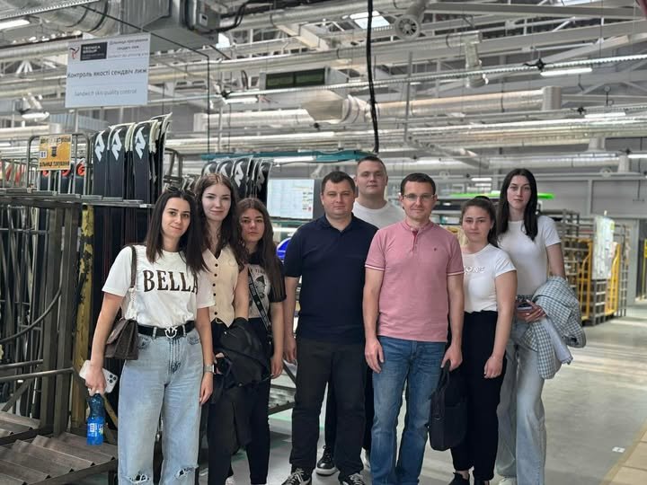 Студенти кафедри обліку і аудиту ДВНЗ «УжНУ» відвідали в рамках проходження виробничої практики українсько-австрійське підприємство ТОВ «Бліцарт Продукціон» Студенти кафедри обліку і аудиту ДВНЗ «УжНУ» відвідали в рамках проходження виробничої практики українсько-австрійське підприємство ТОВ «Бліцарт Продукціон»