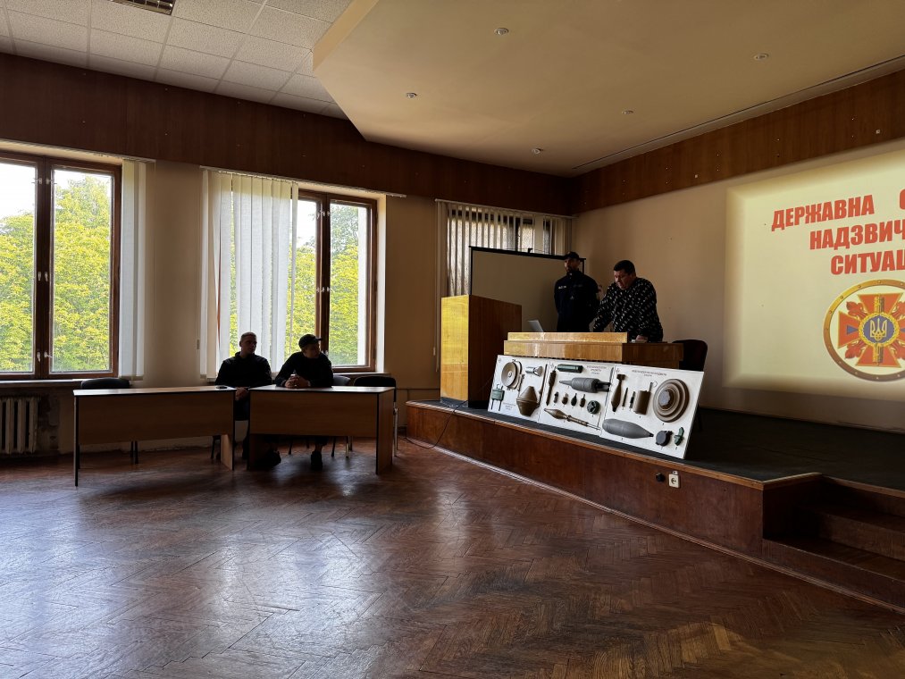 Безпека в пріоритеті: ДСНС провела лекцію для Факультету історії та міжнародних відносин Безпека в пріоритеті: ДСНС провела лекцію для Факультету історії та міжнародних відносин