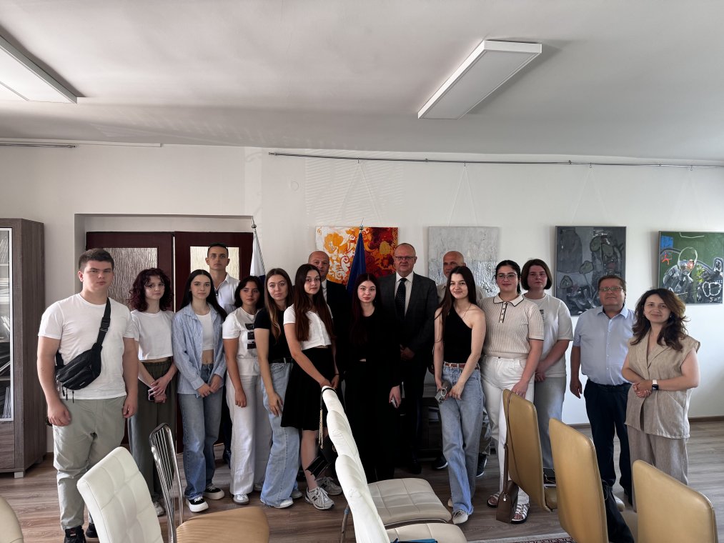 Студенти-міжнародники відвідали Генеральне Консульство Словаччини
Студенти-міжнародники відвідали Генеральне Консульство Словаччини