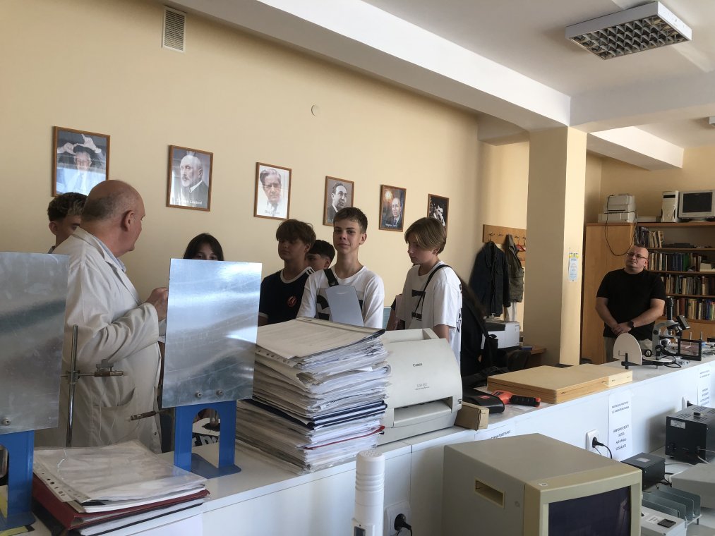 Учні Main Point Academy відвідали фізичну лабораторію кафедри фізико-математичних дисциплін Учні Main Point Academy відвідали фізичну лабораторію кафедри фізико-математичних дисциплін