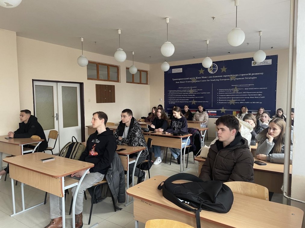 Студенти-менеджери відкривають кар’єрні можливості з «Ліка-Комфорт» Студенти-менеджери відкривають кар’єрні можливості з «Ліка-Комфорт»