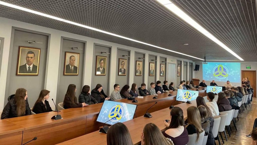 Гостьова лекція глобального менеджера корпорації Jabil для студентів спеціальності «Менеджмент» УжНУ Гостьова лекція глобального менеджера корпорації Jabil для студентів спеціальності «Менеджмент» УжНУ