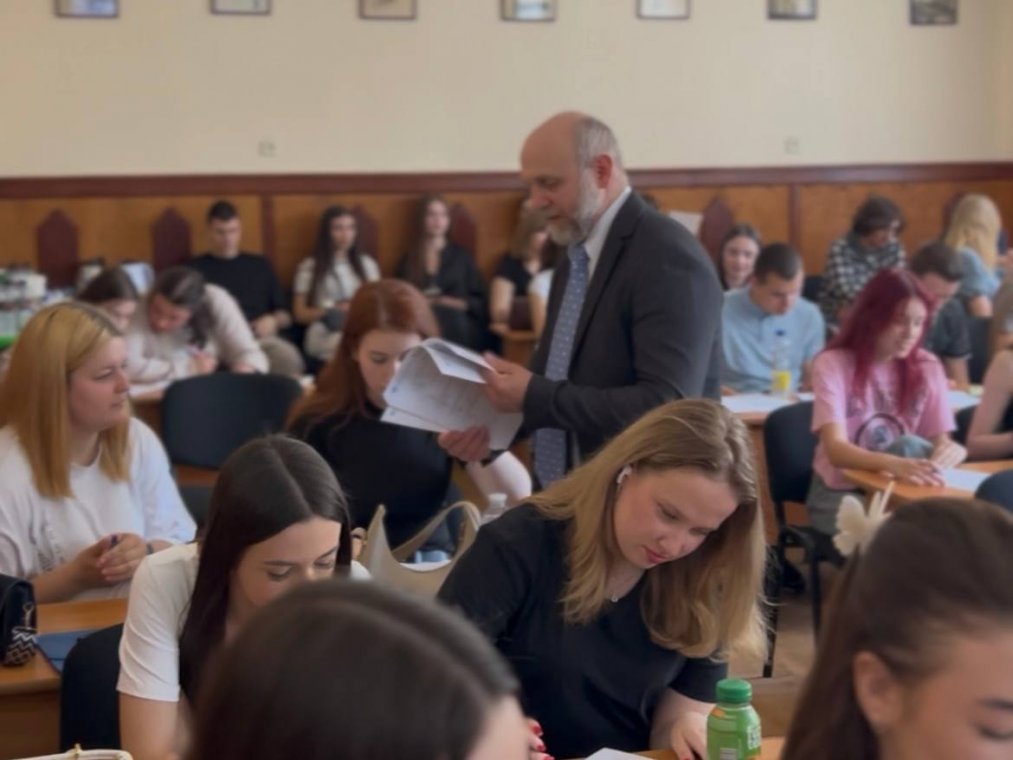 Студенти та аспіранти Закарпаття вивчали стандарти та технічні регламенти ЄС для зеленої відбудови України Студенти та аспіранти Закарпаття вивчали стандарти та технічні регламенти ЄС для зеленої відбудови України
